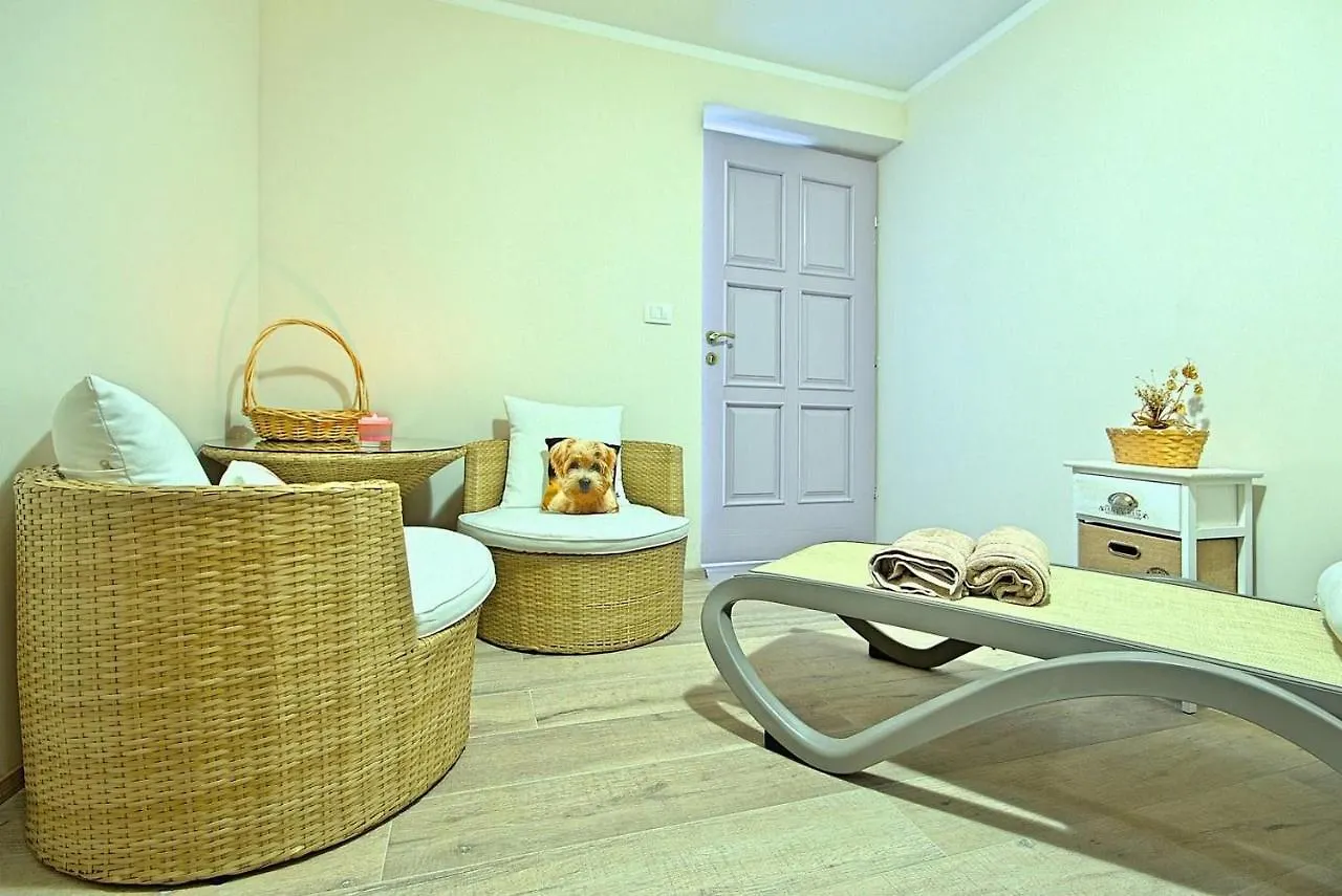 Villa Ilmea Ferenci 0*,