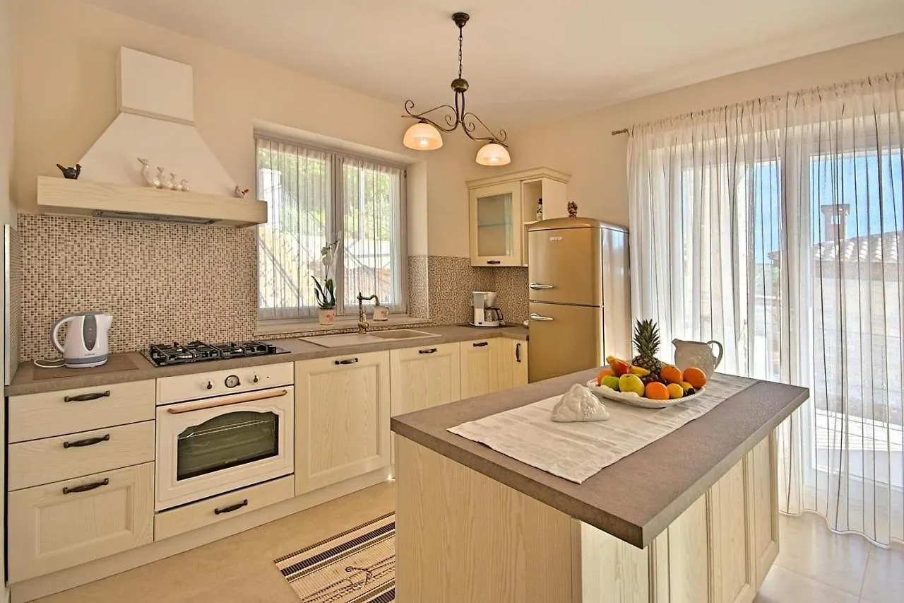 Villa Ilmea Ferenci 0*,  Croatia