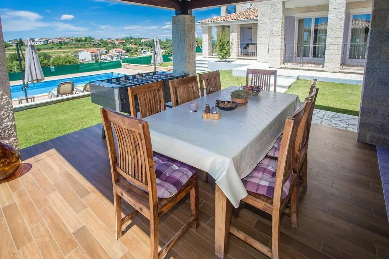 Villa Ilmea Ferenci 0*,